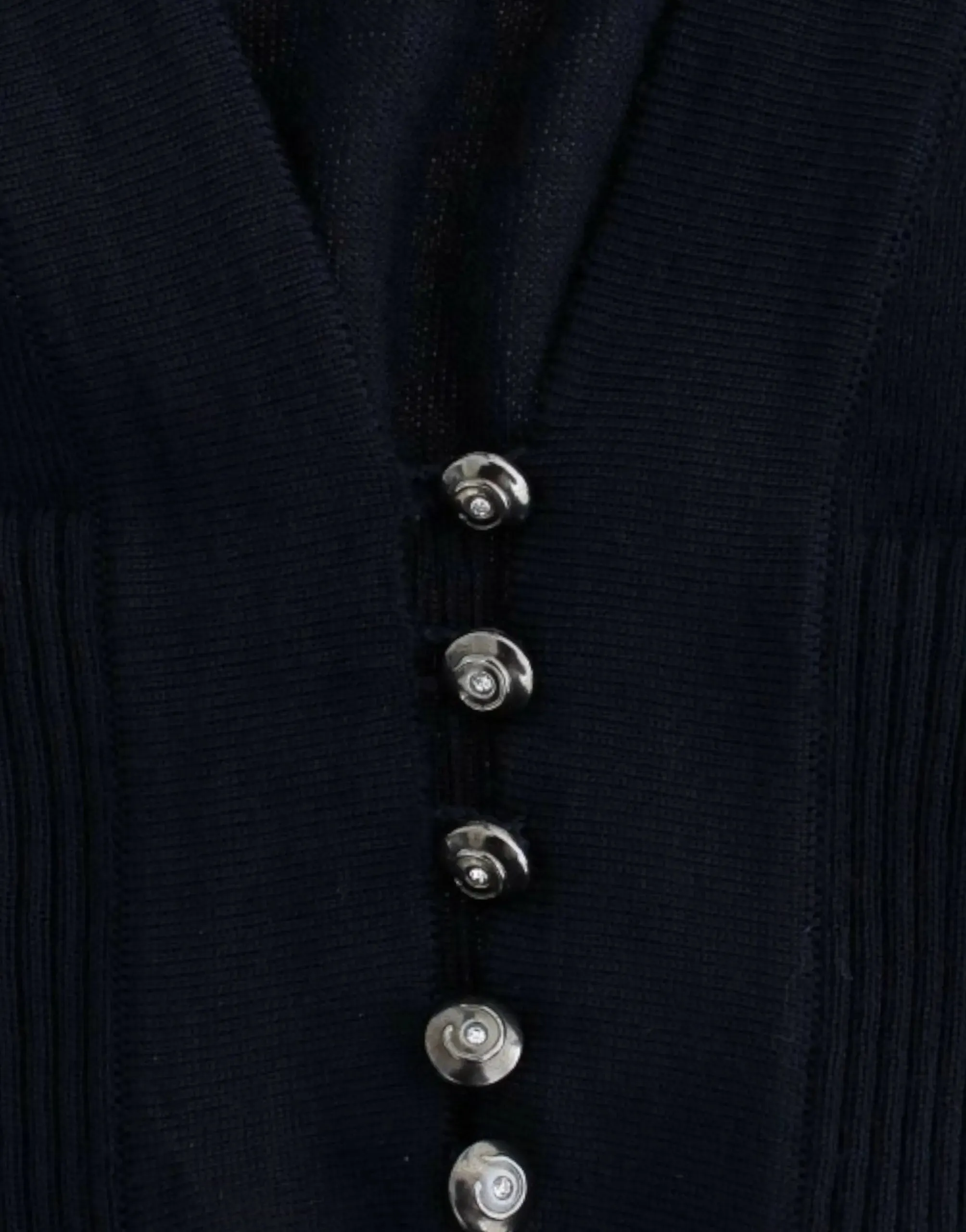 Elegant Cropped Virgin Wool Cardigan